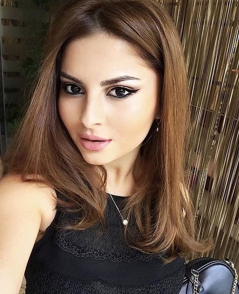 Əməkdar atistin özündən gözəl, cazibədar qızından YENİ FOTOLAR