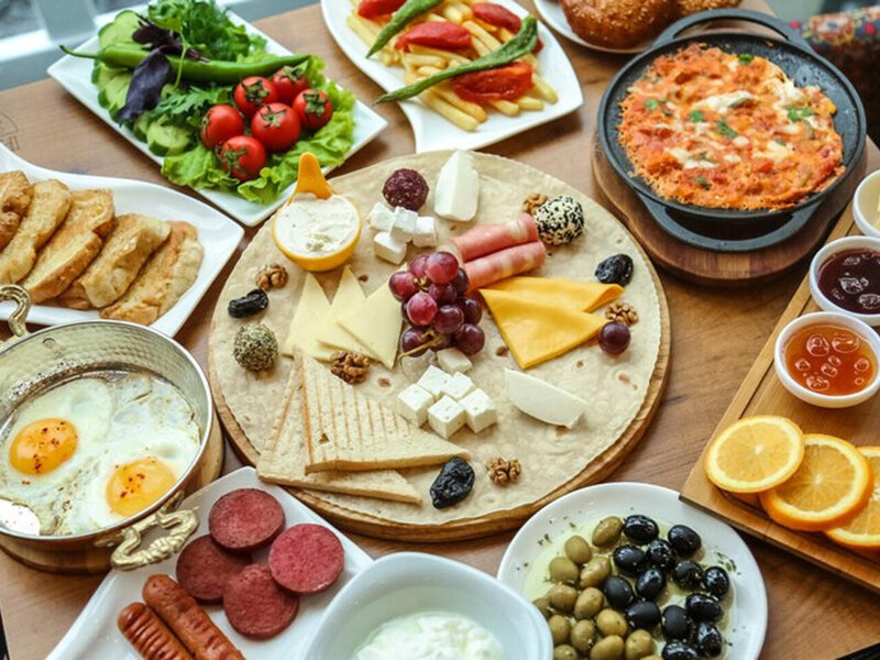 Səhər yeməyi üçün ən doğru saat: Maddələr mübadiləsini belə sürətləndirin