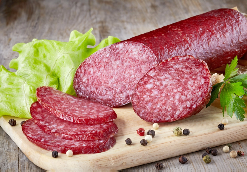 Hansı şəxslərə kolbasa-sosis OLMAZ?