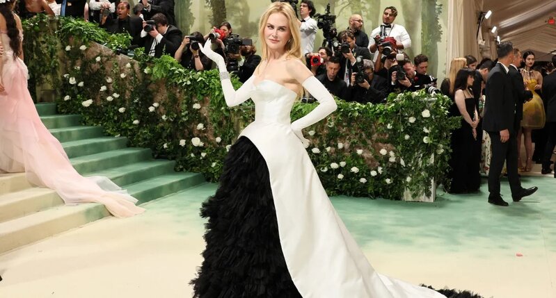 Met Gala' qırmızı xalısında gözəllik yarışı - FOTOLAR