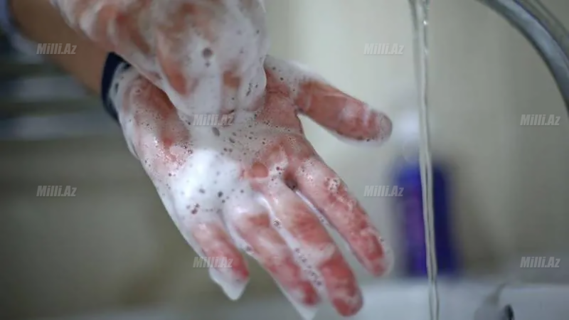 Elm əl gigiyenasında hansını tövsiyə edir: Sabun, yoxsa dezinfeksiyaedici?