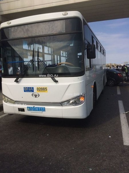 TƏCİLİ! Aeroport yolunda AĞIR QƏZA: ÖLƏNLƏR VAR - YENİLƏNİB - FOTOLAR