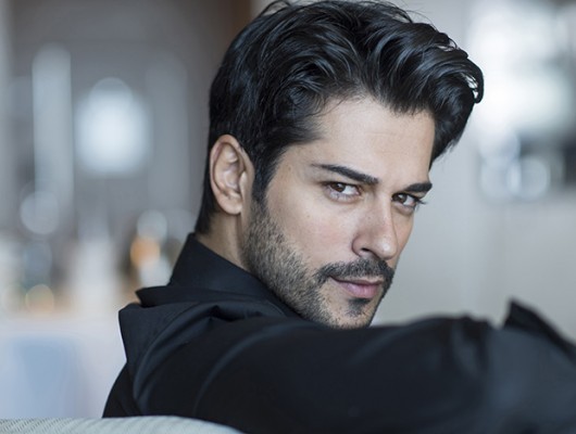 Burak Özçivit yaraşıqlı olmağının sənətinə təsir etmədiyini bildirib - FOTOLAR