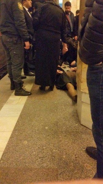 TƏCİLİ! Bakı metrosunda FACİƏ: Qatar sərnişini vurdu - FOTO