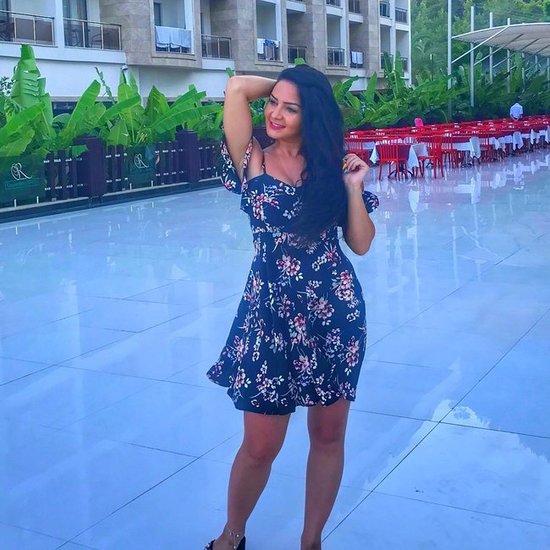 Türküyədə istrahət edən azərbaycanlı məşhur Könülün elə ehtiraslı FOTOLARI yayıldı ki...