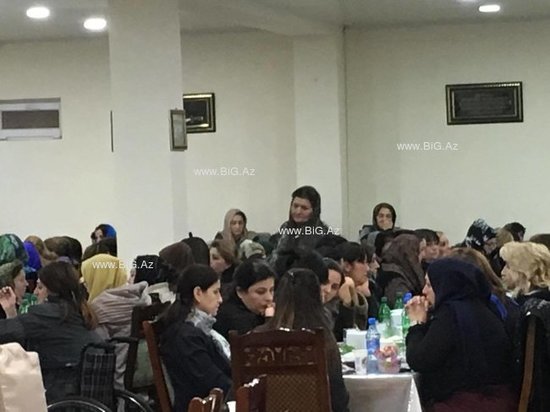 "Həyat yoldaşına aldığı son hədiyyəni verə bilmədi ..." - ANS-in jurnalistinin dəfnindən FOTOLAR