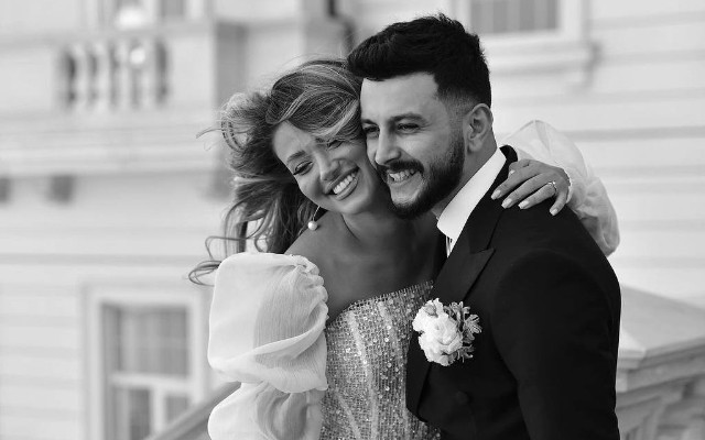 Məşhur cütlüyün övladı dünyaya gəldi - FOTO