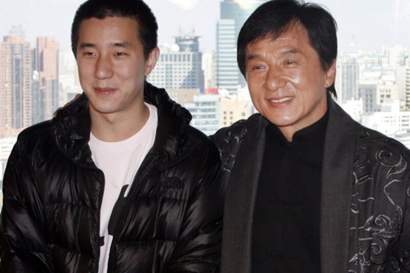 Ceki Çan oğluna görə üzr istədi