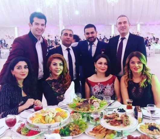 Rafael İsgəndərov qızına toy etdi – FOTOLAR