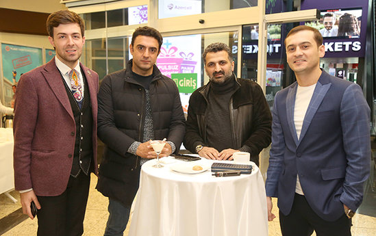 Məşhurlar qızları ilə klipə çəkildi