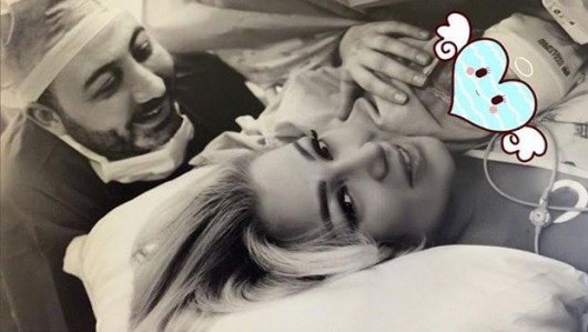 Müğənni Petek Dinçöz ana olub - FOTO