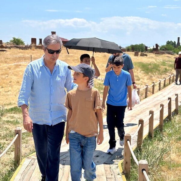 Polat Alemdar' oğulları ilə
