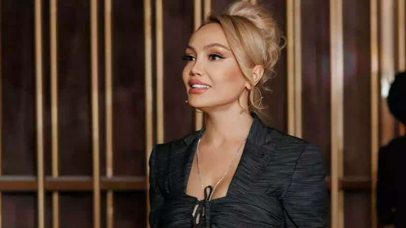 Pullu adamların ətrafında az yaltaqlıq edin' - Nura