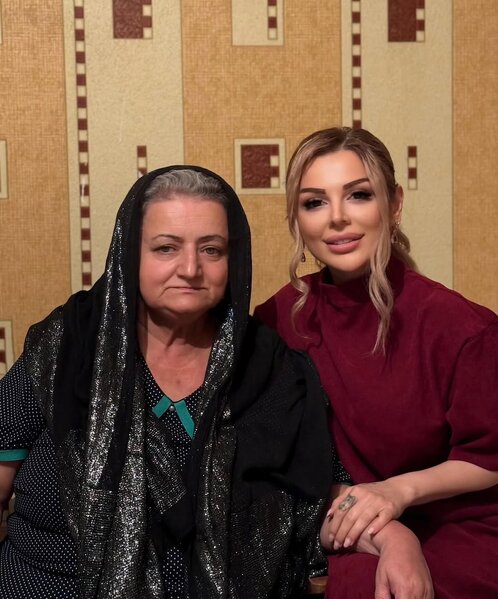 Əminə Aydın Xırdalanlının anası ilə - FOTOLAR