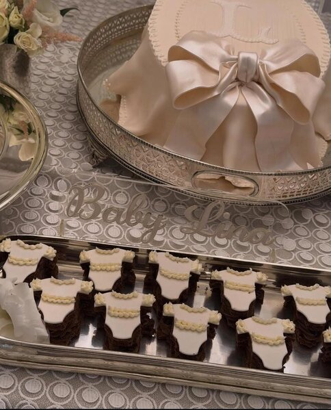 Sibel Can nəvəsinə mövlud oxutdu - FOTOLAR