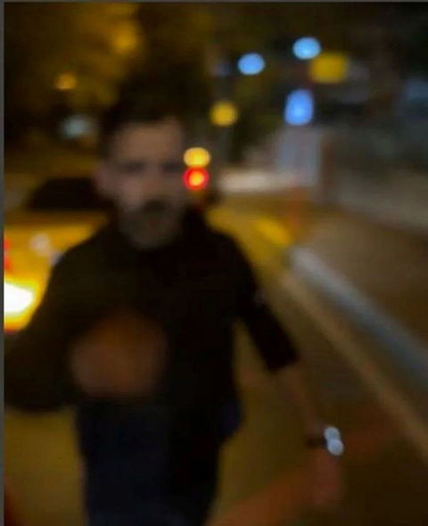 Azərbaycanlı müğənni İstanbulda taksi sürücüsü tərəfindən döyüldü - VİDEO