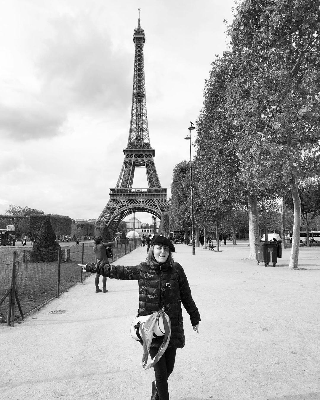 Sevda Paris küçələrində belə poza verdi - FOTO