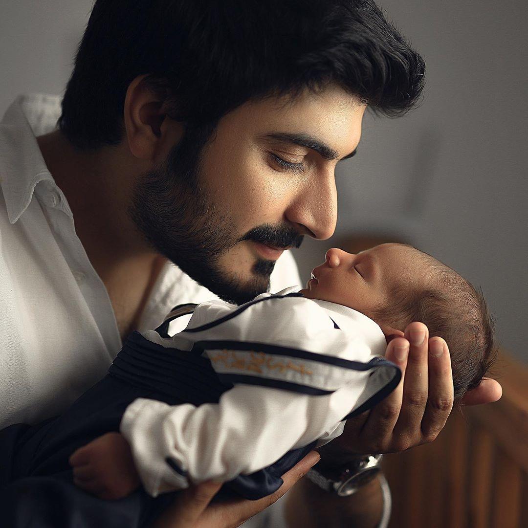 Murad və Ülviyyənin yeni doğulan oğlu ilə fotosessiyası