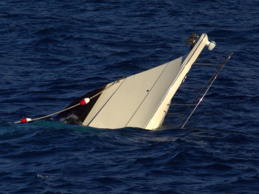 DƏHŞƏT!Balıqçı gəmisi dənizdə yandı:5 balıqçı itkin düşüb