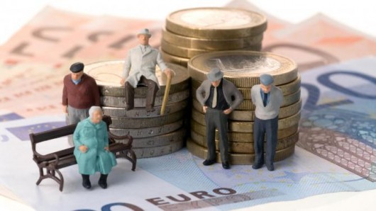 DİQQƏT! Bu şəxslərin PENSİYA YAŞI ARTIRILDI