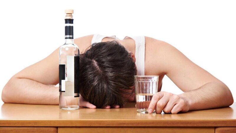 Alkoqol içənlərin beynində nə baş verir? - Alimlər səbəbini açıqladı