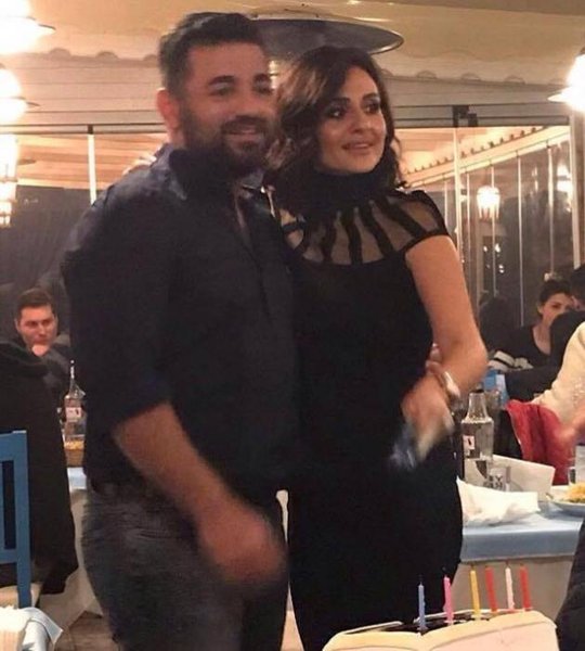 Azəri qızı Günelin nişanlısı ilə yeni FOTOları