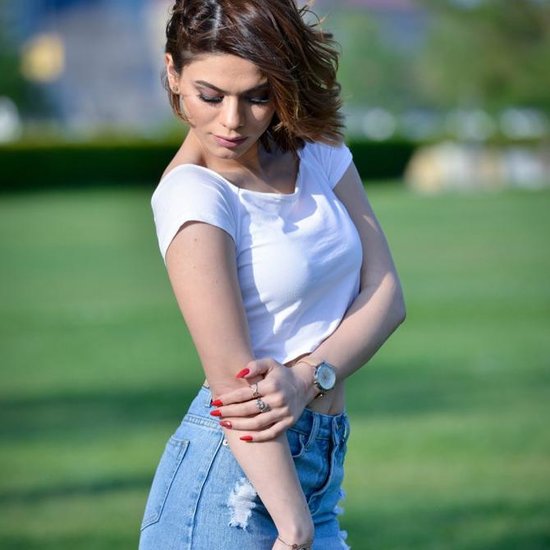 Rəqsanənin qızından mini ətəkdə ehtiraslı pozalar - FOTOLAR