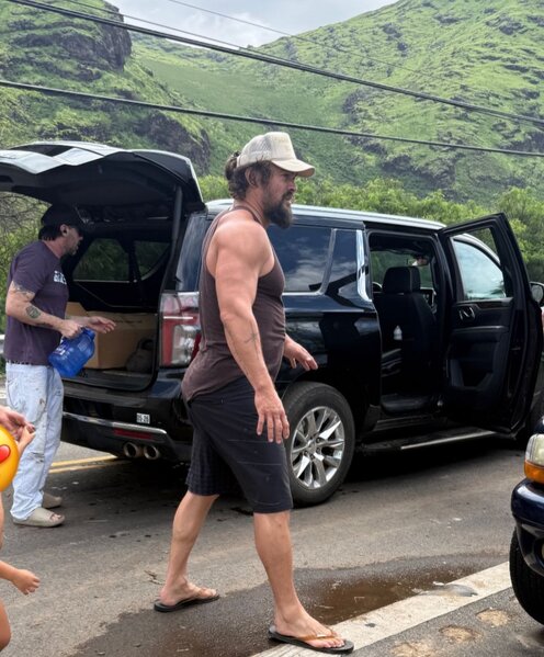 Hollivud ulduzu təhlükəli ərazidən çıxarıldı - Fotolar