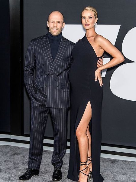 Nişanlı olan məşhur cütlüyün övladı oldu - FOTOLAR