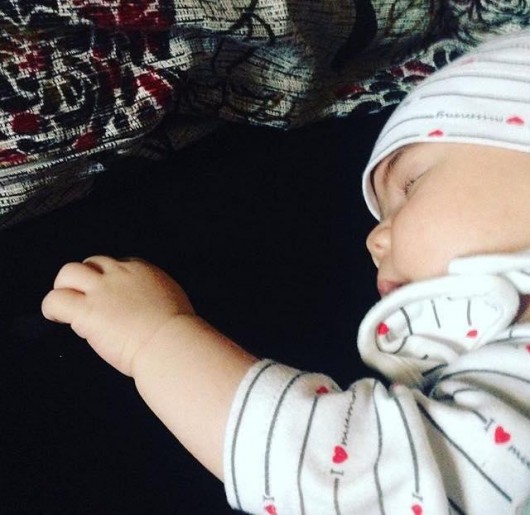 Azərbaycanlı rejissor yeni doğulan oğlunun fotolarını paylaşdı