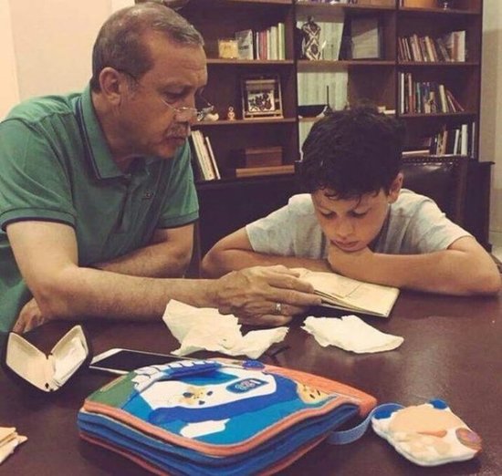 Prezident nəvəsi ilə Quran oxudu - FOTO
