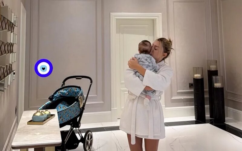 Röya Ayxan qardaşı oğlu ilə