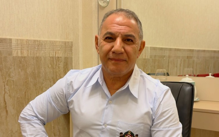 Ədalət Şükürov müğənnilərə səsləndi: 'Kitab oxuyun