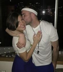 Kişi düşkünü olan qadın: Özümlə bacara bilmirəm - FOTO