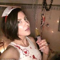 Kişi düşkünü olan qadın: Özümlə bacara bilmirəm - FOTO