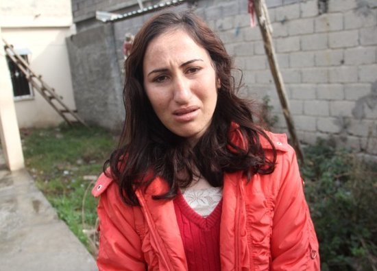 Ölülərin paltarlarını geyinən 23 yaşlı qız: "Sinif yoldaşlarımın zibilə atdığı yeməkləri..." - FOTO
