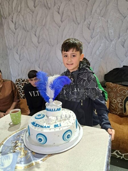 Dostların böyüyür, atan qocalır, təkcə sənin yaşın elə 10 qalır