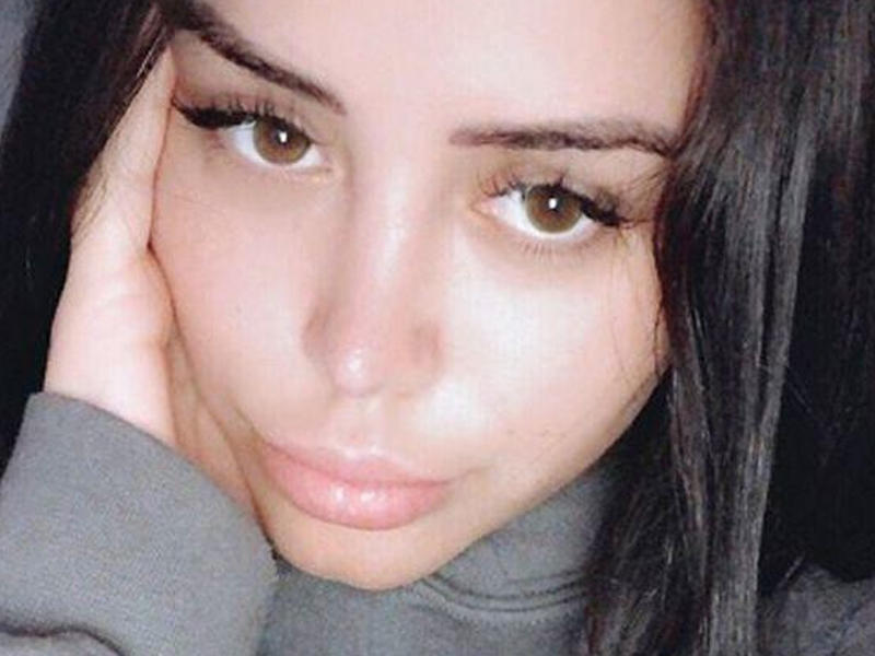 Hamilə model lüt fotosunu paylaşdı, "yıxıb-sürüdülər"