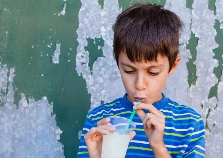 Uşaqların sevimlisi olan bu içkilərdə təhlükəli maddələr var – DİQQƏT