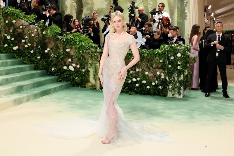 Met Gala' qırmızı xalısında gözəllik yarışı - FOTOLAR