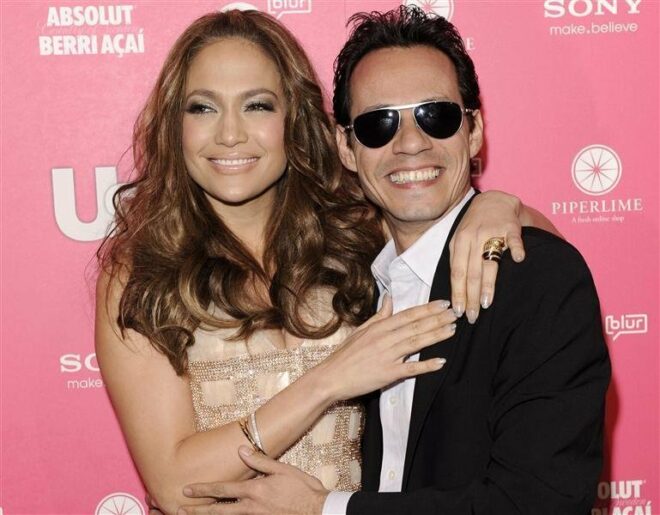 Cennifer Lopezdən boşanıb, bu qızla nişanlandı - FOTO