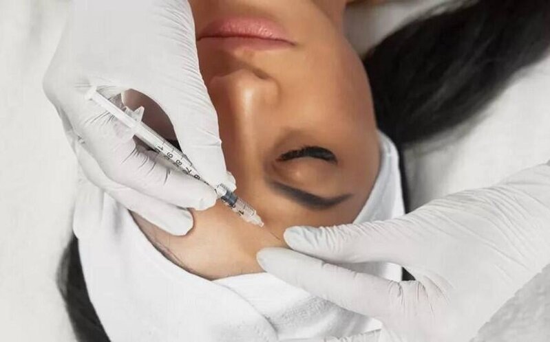 Üzə dolğu etdirənlərə xəbərdarlıq: Kor ola bilərsiniz