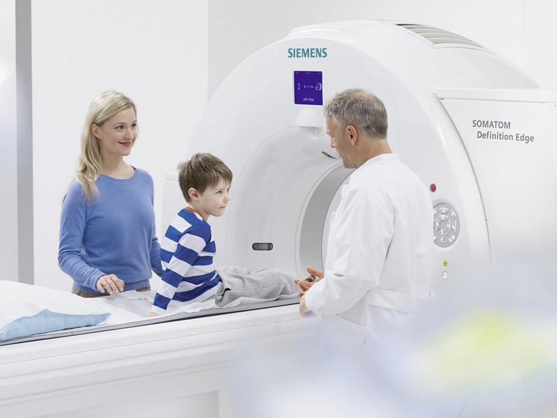 Uşaqları yersiz müayinə edib, şüalanmaya məruz qoymaq... Pediatrdan XƏBƏRDARLIQ