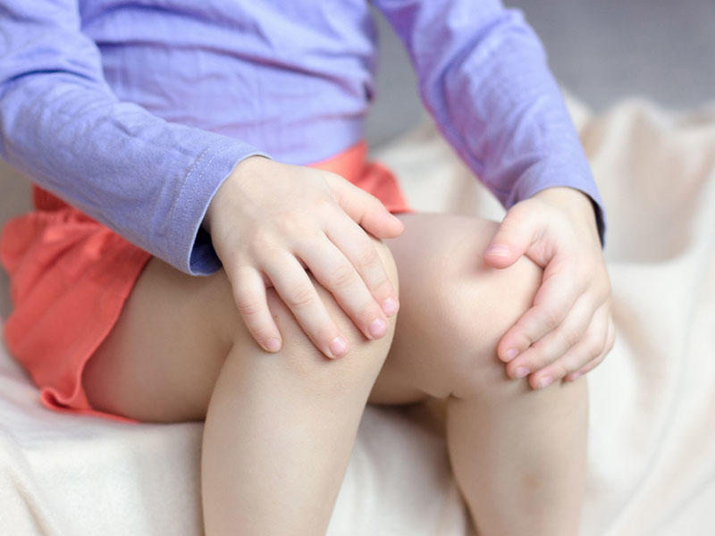 Uşaqlarda ayaq ağrısı revmatizm əlamətidir? - Pediatrdan Çağırış