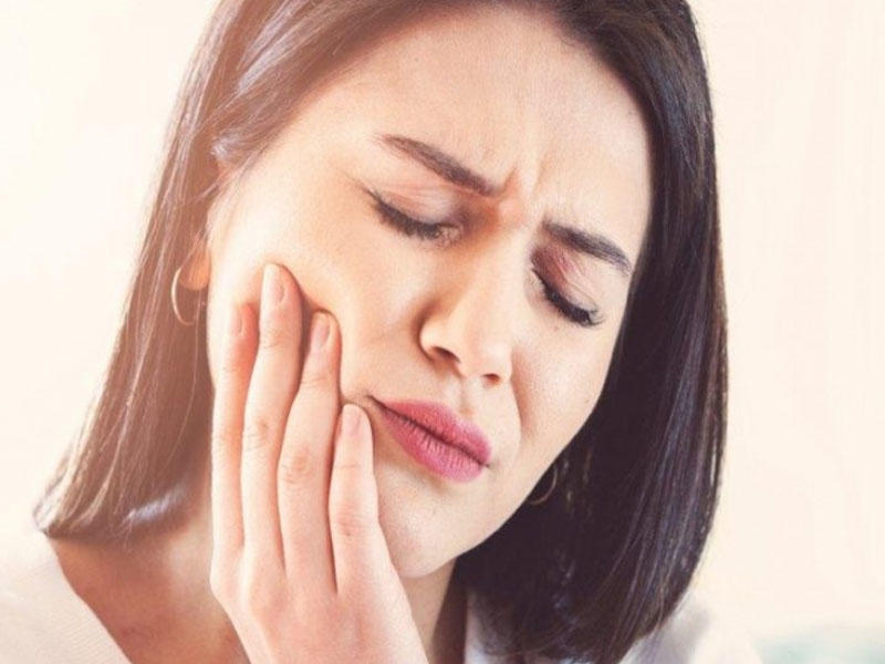Diş ağrısı niyə gecələr başlayır?