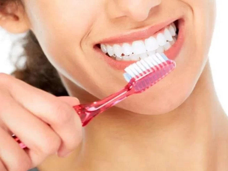 Evdən çıxmazdan öncə dişlərinizi fırçalayın - COVID-19-a qarşı daha təsirlidir