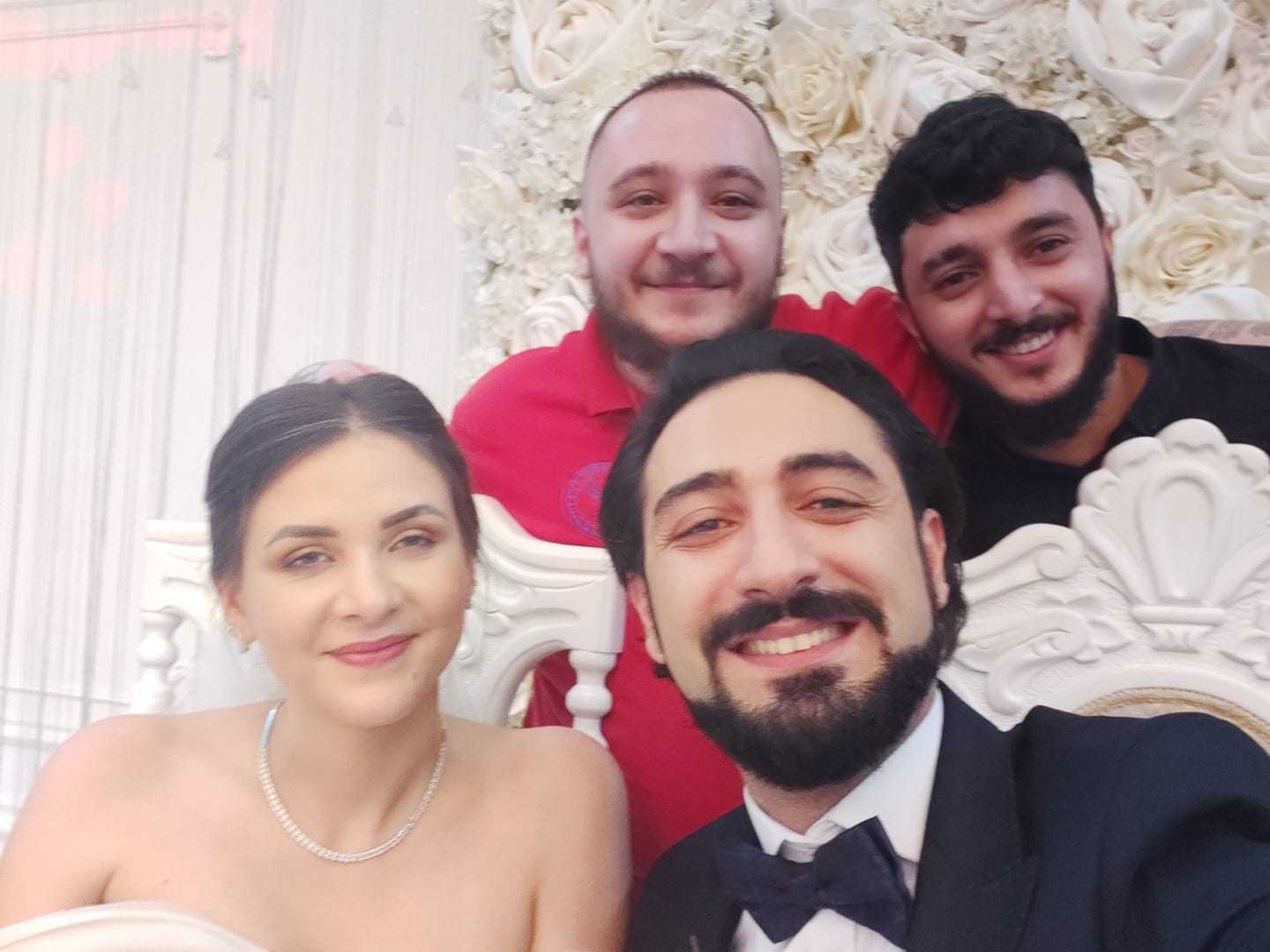 Azərbaycanlı müğənninin toyu oldu - FOTO