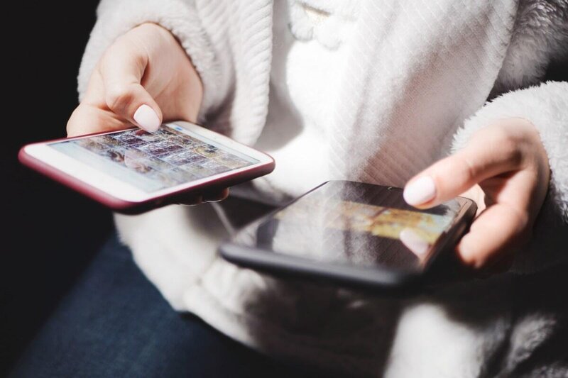 Eyni vaxtda iki telefon işlətmək zərərlidir – yeni araşdırma