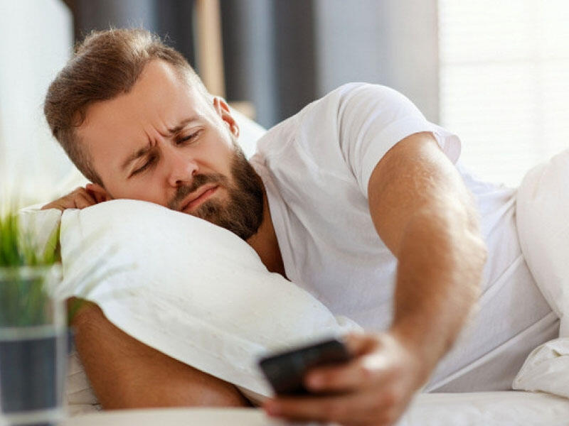 Gecə yuxusunun vacibliyi və smartfon işığının yuxuya göstərdiyi mənfi təsirlər