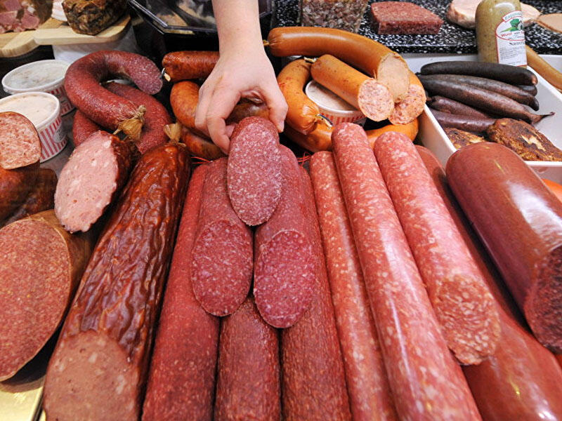 Kolbasa yeməyin, bu xəstəlikləri yaradır - Ekspertdən açıqlama